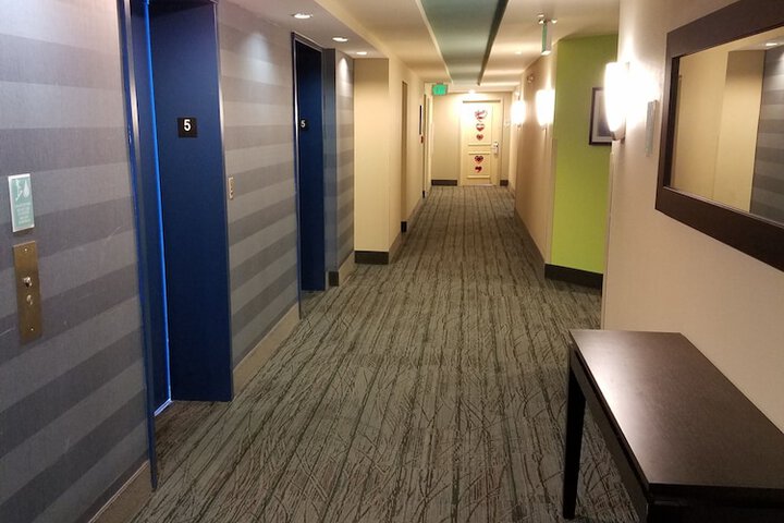 Ballroom/Hall 173 of 190