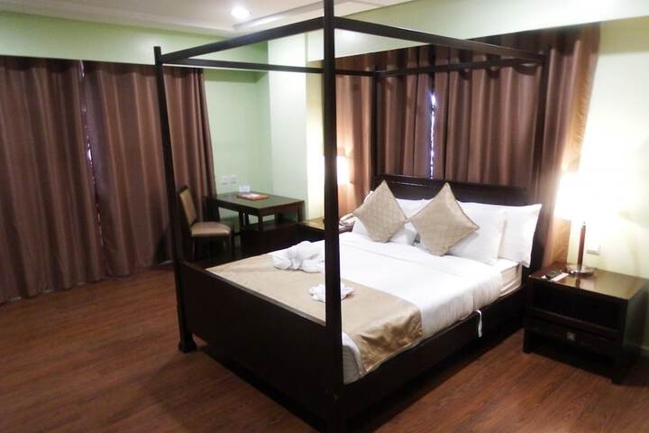 Room 9 of 70