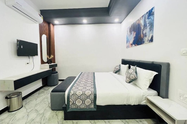 Room 2 of 14
