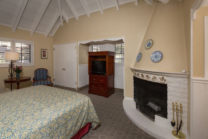 Room 10 of 23