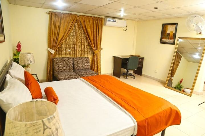Room 20 of 37