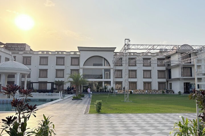 Hotel Exterior 28 of 28