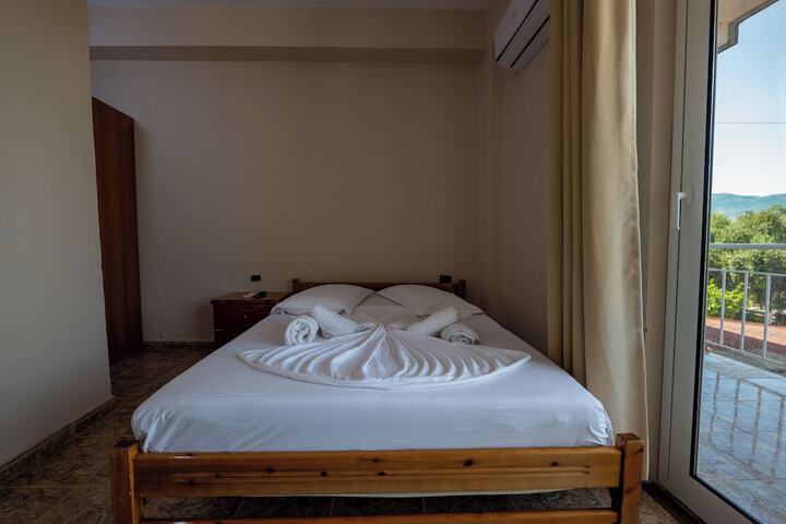 Room 35 of 178