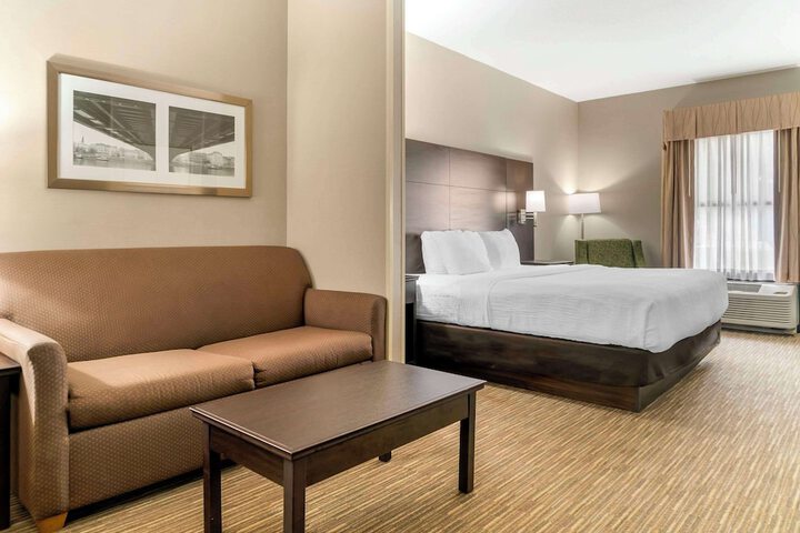 1 King Bed (1 of 22)