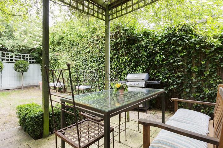 Veeve 5 Bed Home on Ruskin Avenue Kew