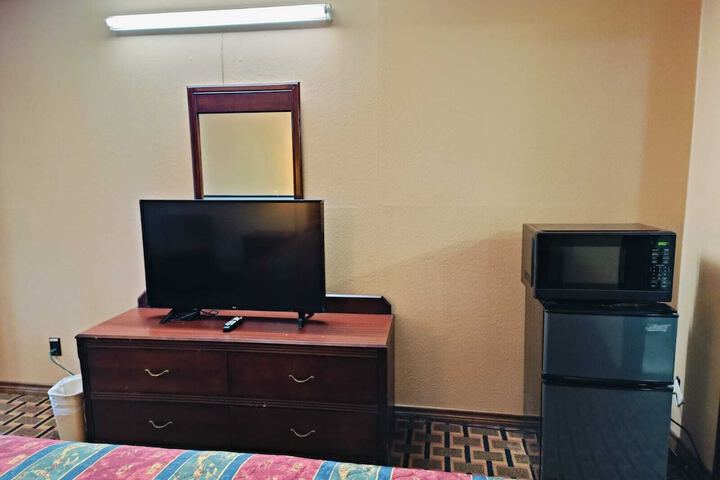 Room 6 of 27