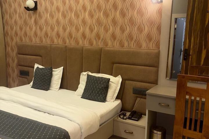 Room 31 of 63