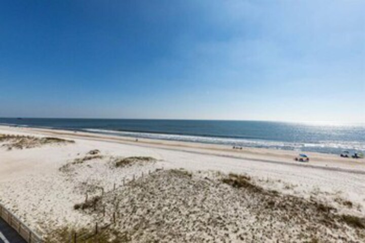 Beach 109 of 360