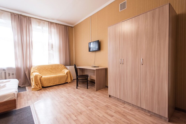 Room 12 of 21