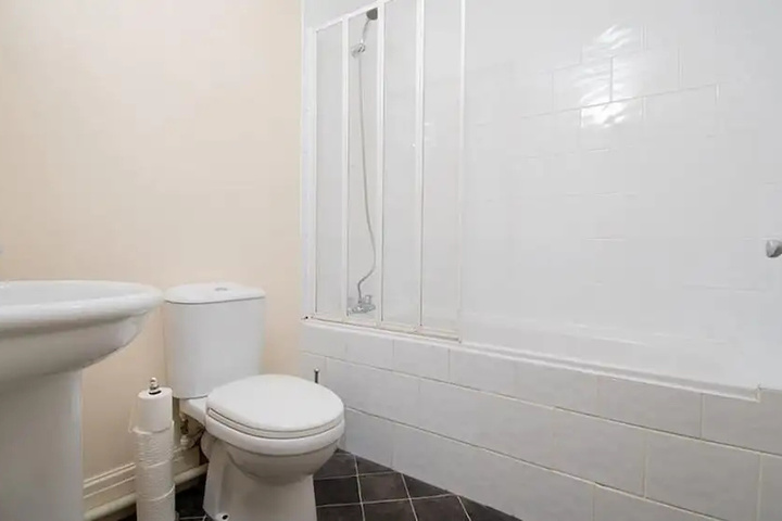 Room 7 of 14