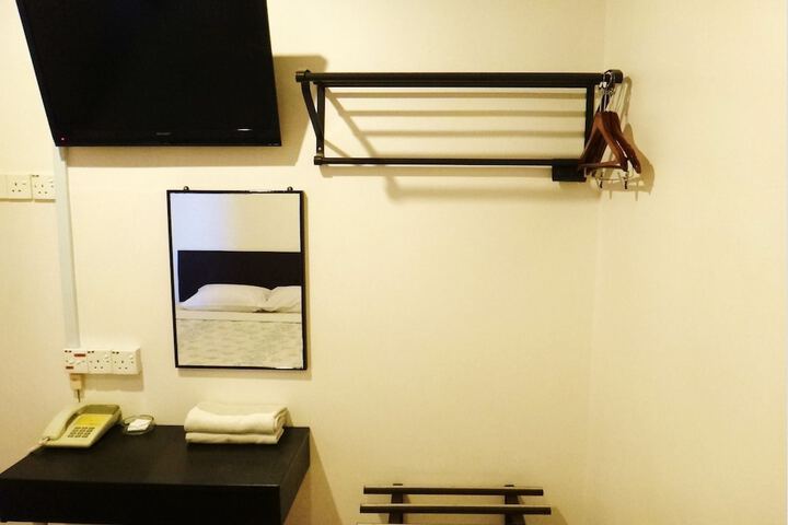 Room 15 of 34