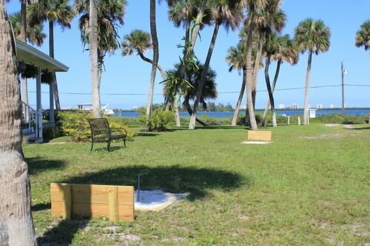 Property Grounds 105 of 129