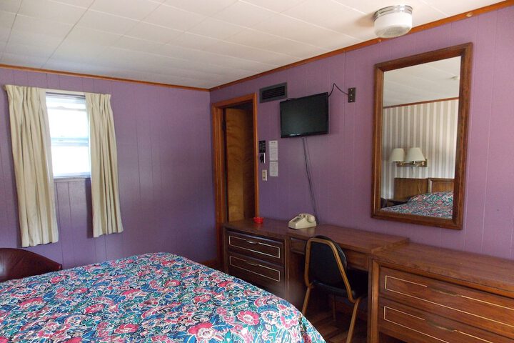 Room 18 of 49