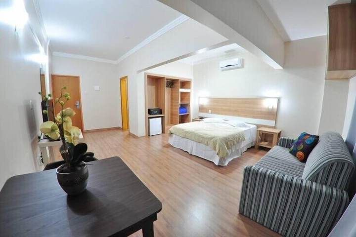 Room 16 of 40