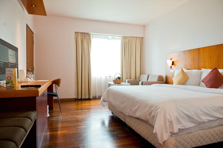 Room 16 of 40