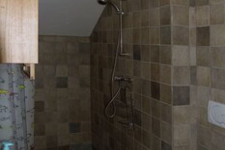 Room 5 of 28