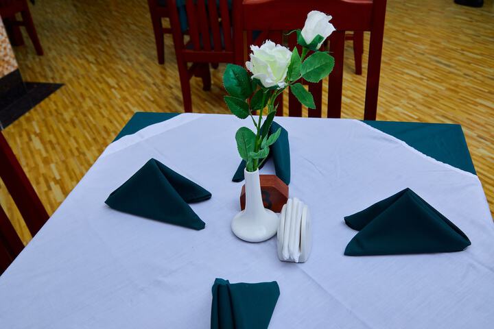 Dining 27 of 31