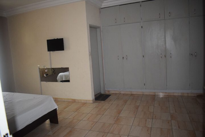 Room 16 of 41