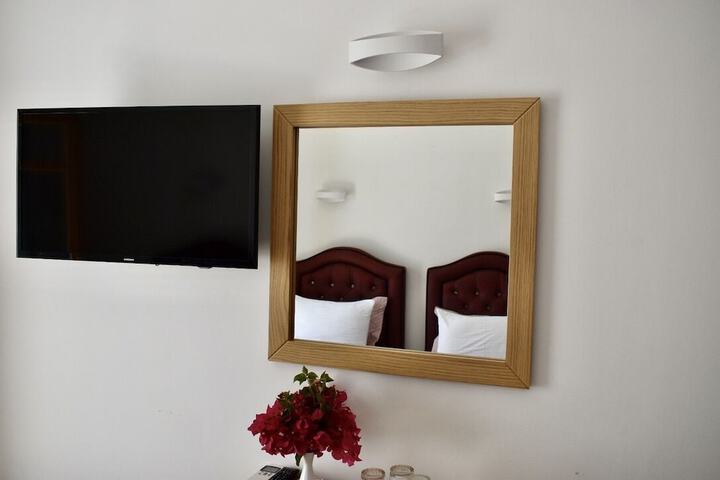 Room 25 of 90