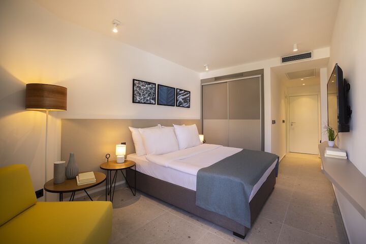 Room 10 of 43