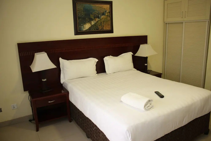 Room 2 of 16