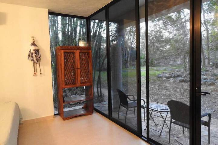 Room 9 of 32