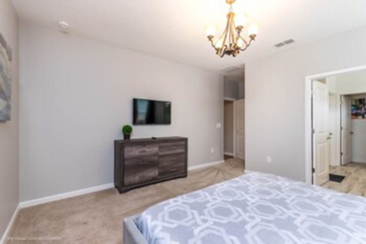 Room 121 of 123