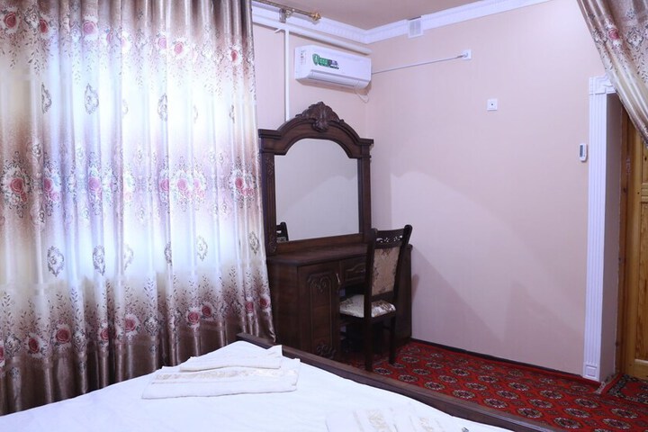 Room 11 of 20