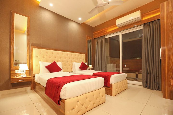 Room 43 of 77