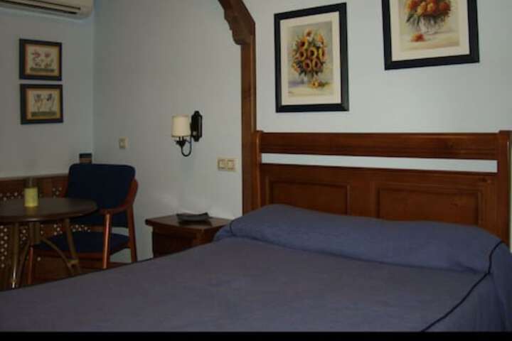 Room 9 of 25