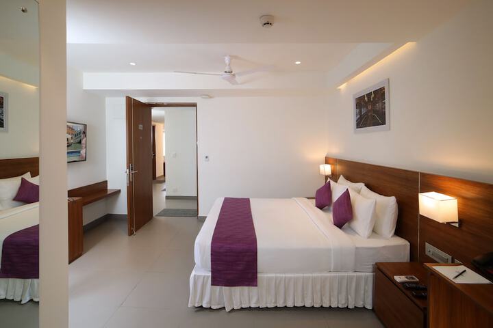 Room 7 of 28
