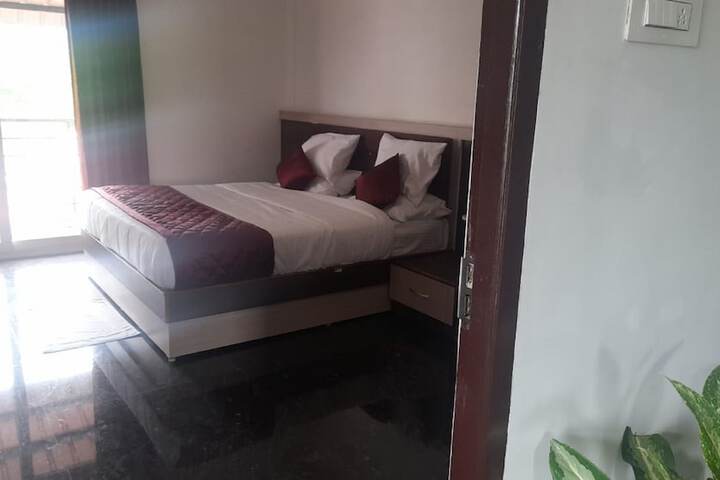 Room 12 of 138