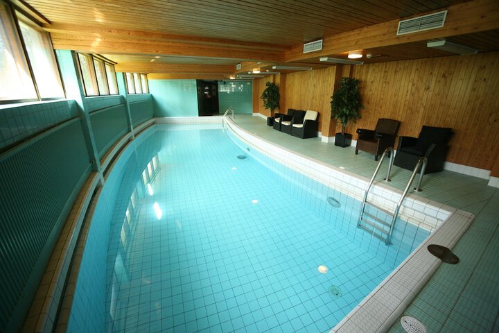 Pool Hotel