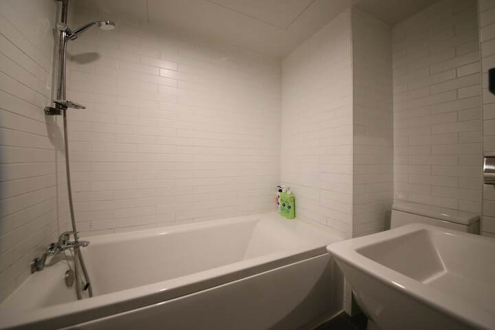 Room 3 of 5