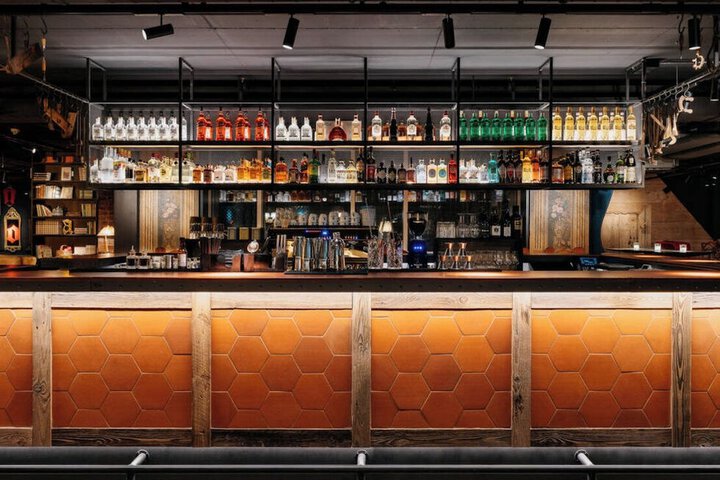 Lounge 98 of 127