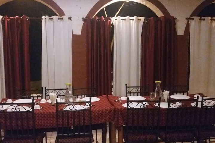 Dining 9 of 15