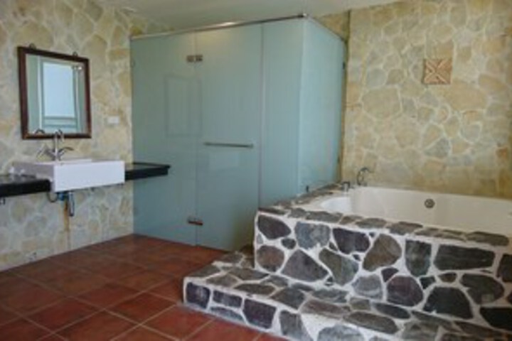 Room 12 of 44