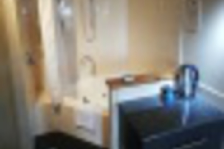 Room 375 of 420