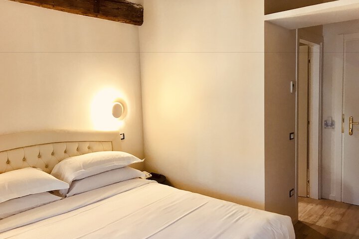 Room 5 of 43
