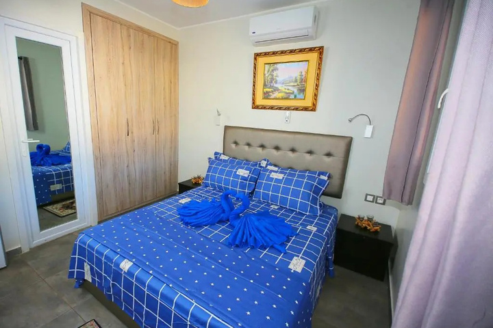 Room 5 of 27