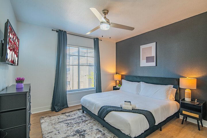 Room 47 of 193