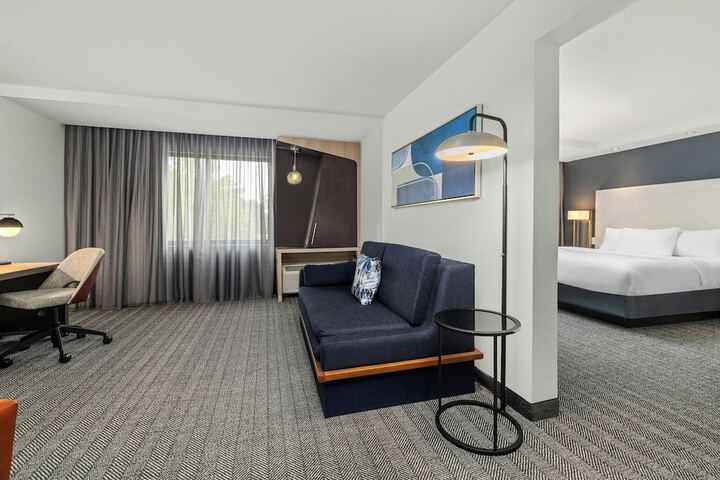 Room 18 of 73