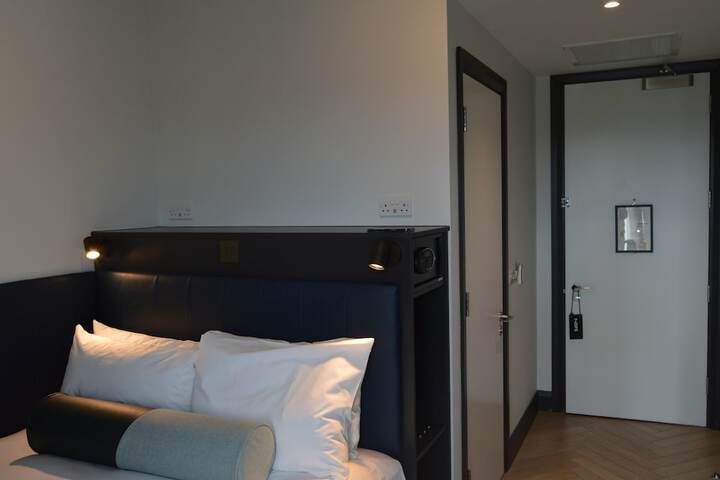 Room 22 of 112