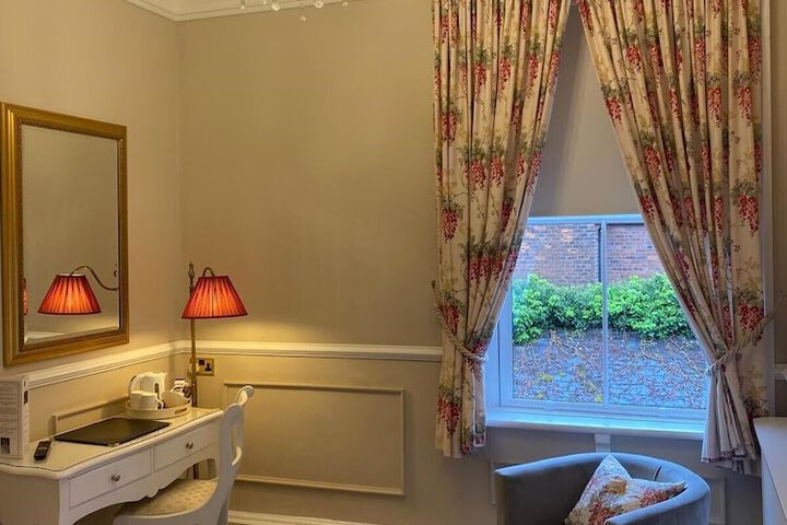 Room 14 of 40