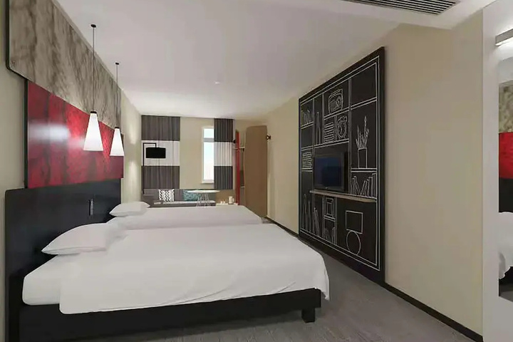 Room 4 of 20