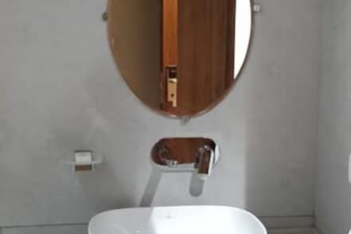 Room 16 of 21