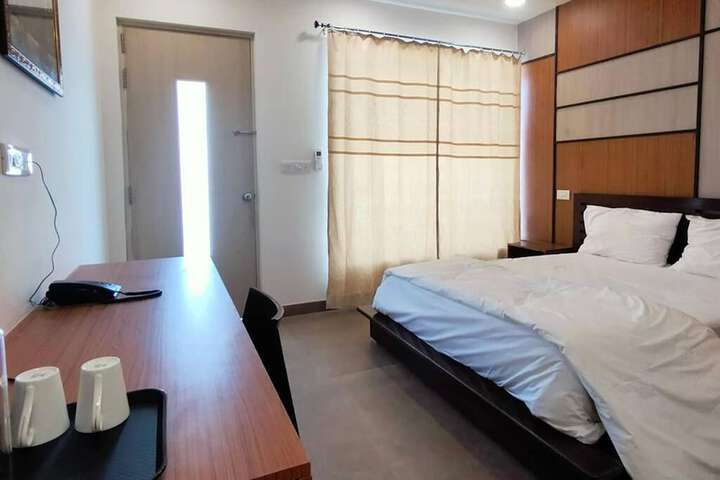 Room 2 of 21