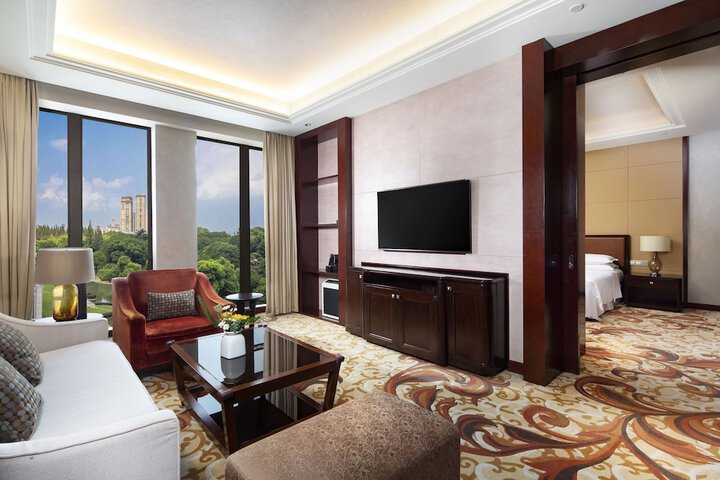 Room 10 of 77