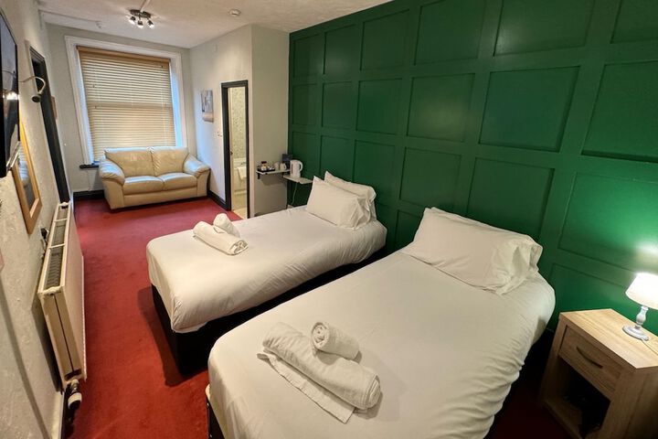 Room 18 of 43