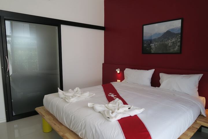 Room 6 of 29
